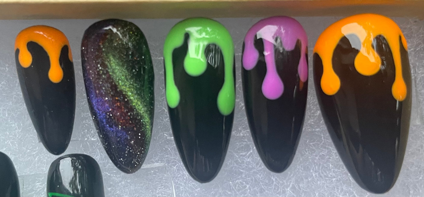 Black Drippy Press-Ons